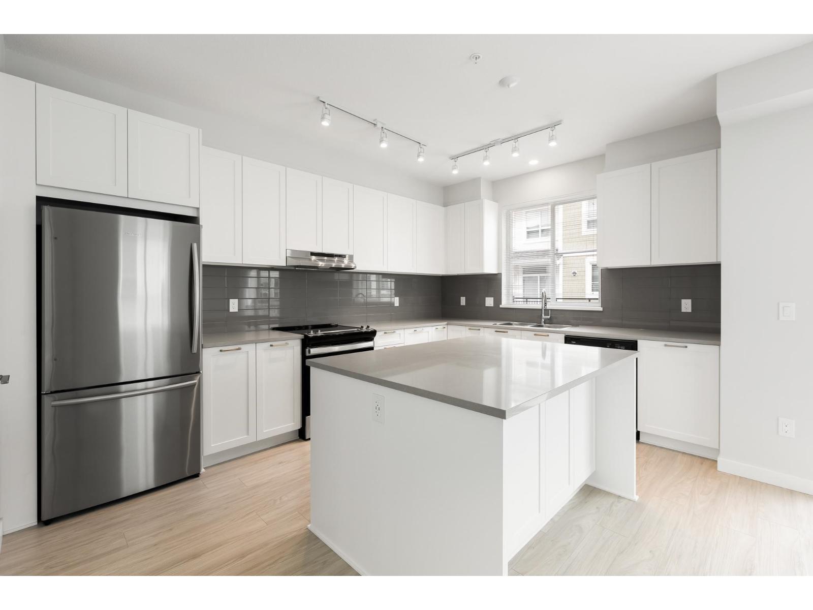 110 8335 NELSON STREET, Mission