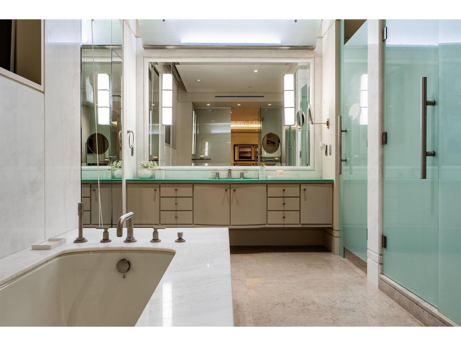 PH801 1551 FOSTER STREET, White Rock