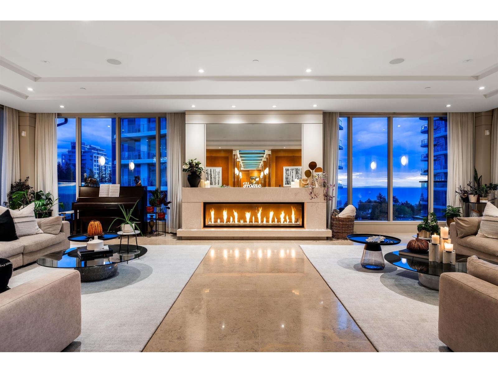 PH801 1551 FOSTER STREET, White Rock