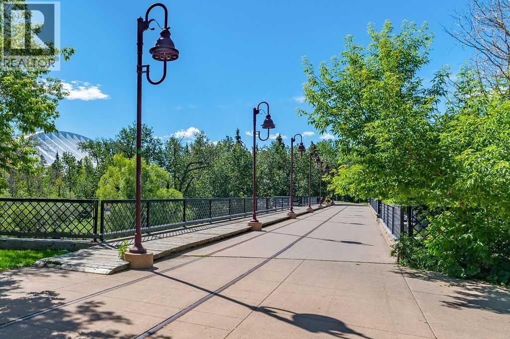 Single Family House for Sale in    Avenue SW Erlton Calgary 