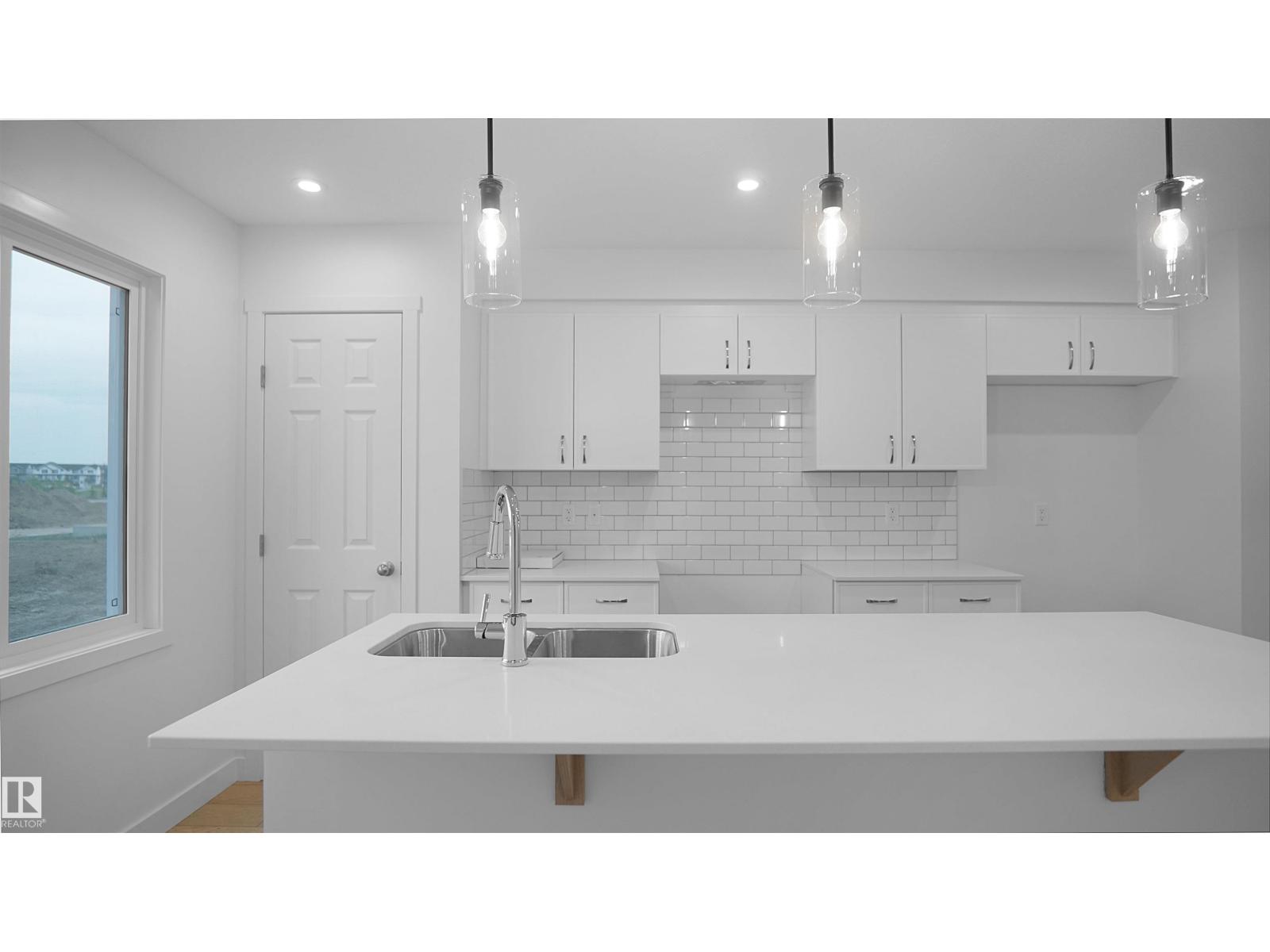 20931 16 AV NW, Edmonton