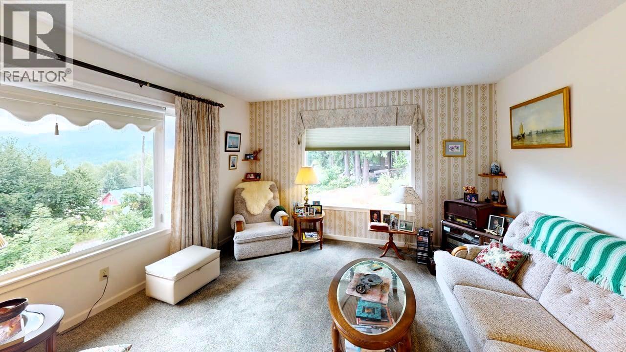 1301 Washington Street, Rossland