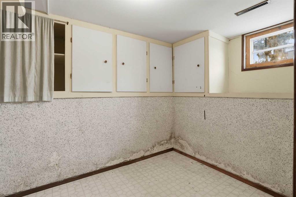 Single Family House Bungalow for Sale in   Avenue NW Bowness Calgary 