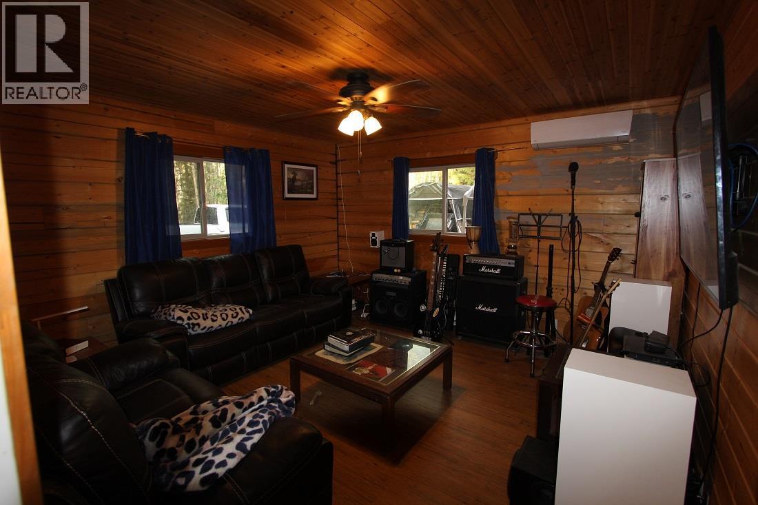 7629 Mountain Drive, Anglemont