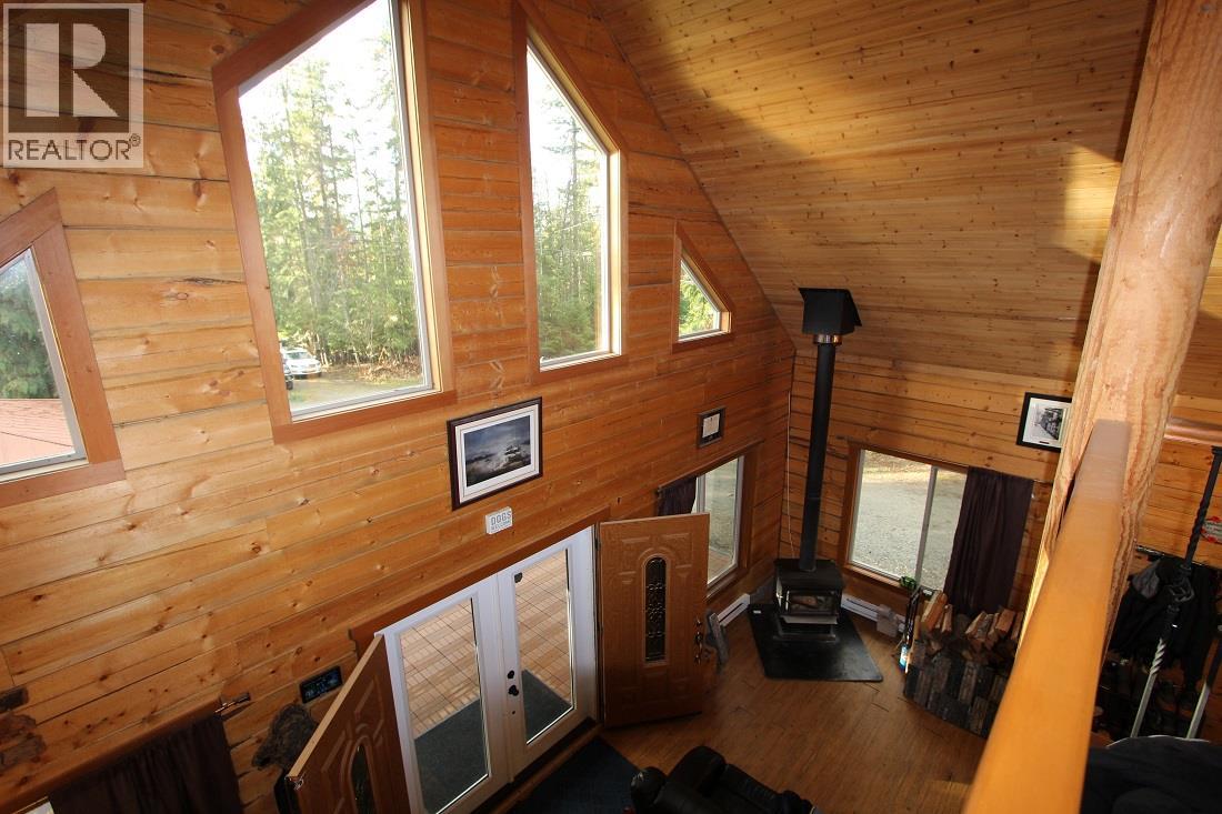 7629 Mountain Drive, Anglemont