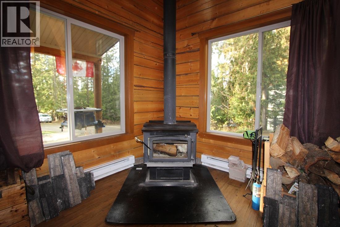 7629 Mountain Drive, Anglemont