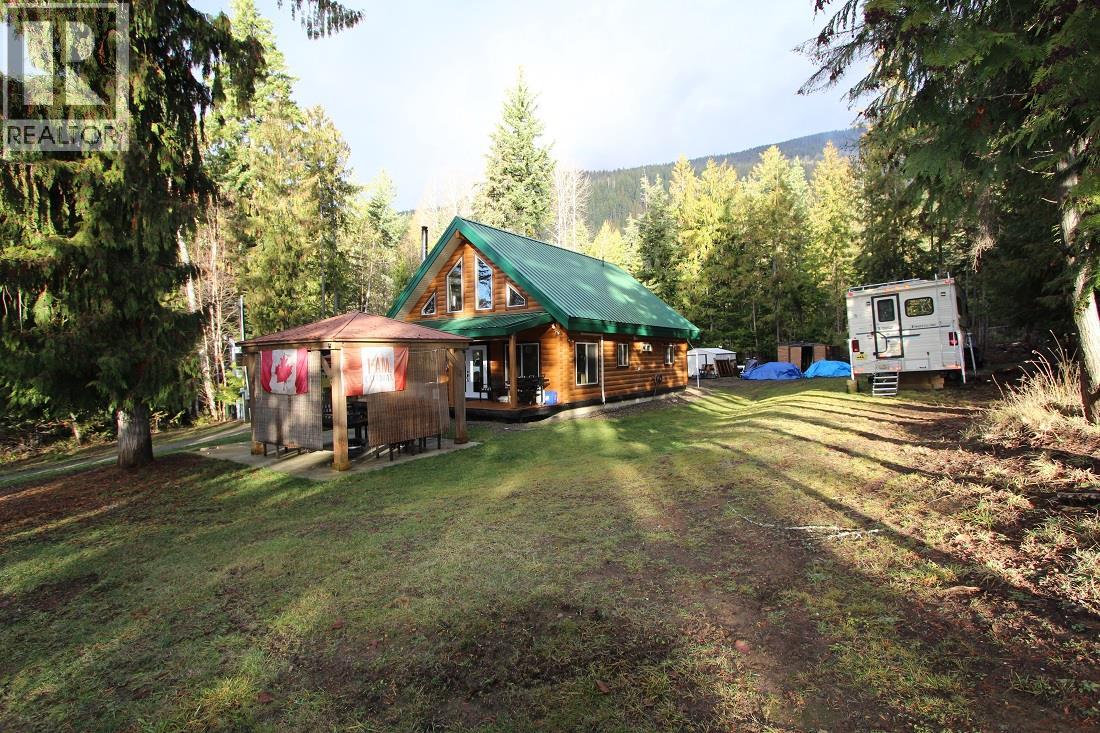 7629 Mountain Drive, Anglemont