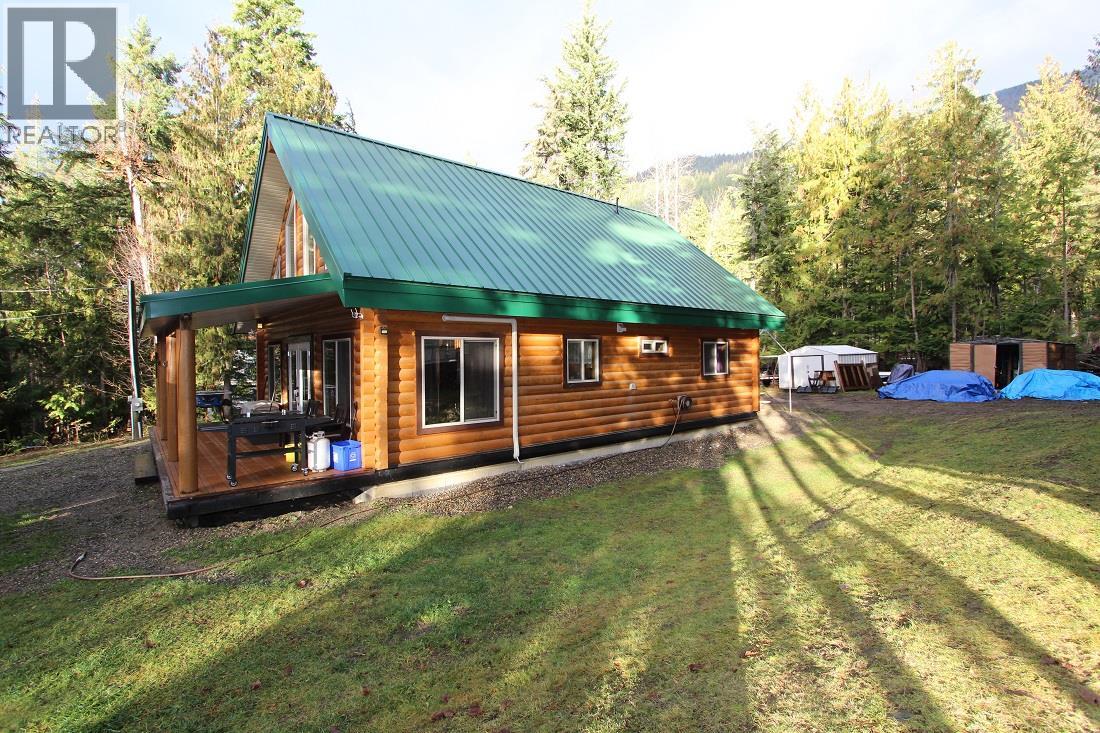 7629 Mountain Drive, Anglemont