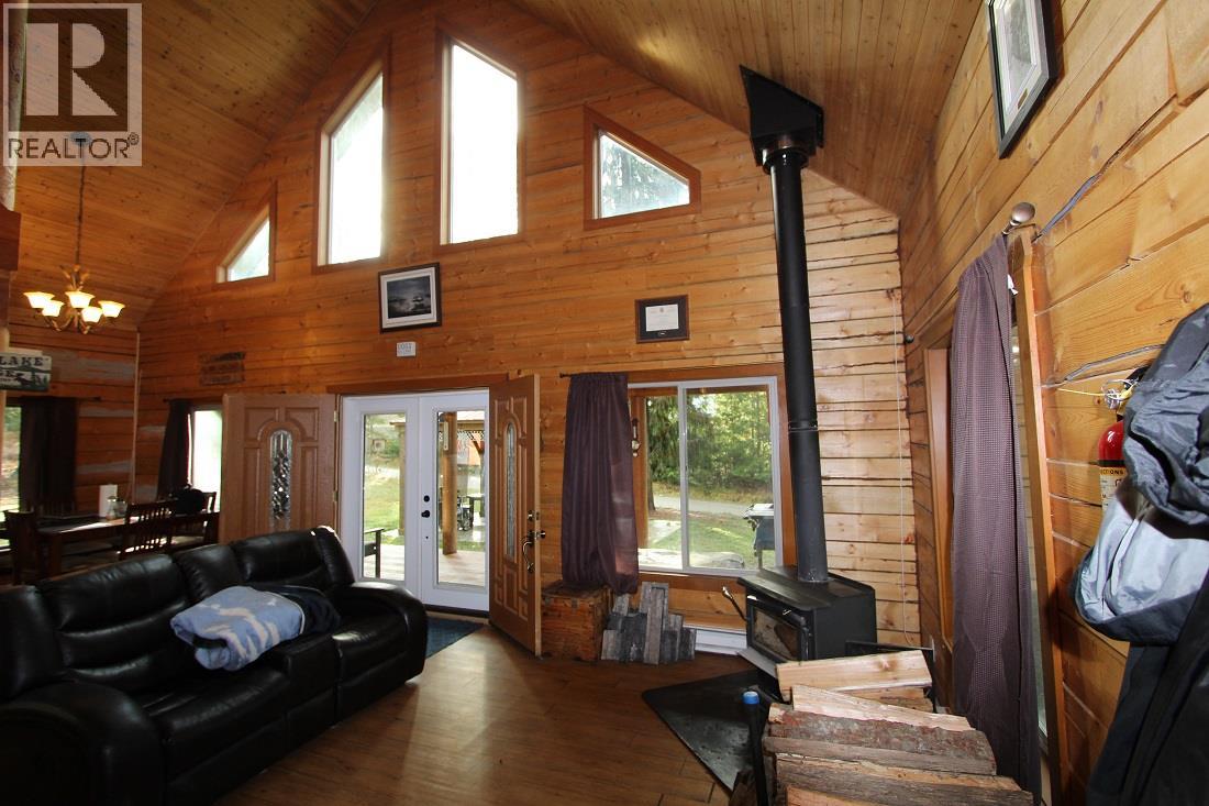 7629 Mountain Drive, Anglemont