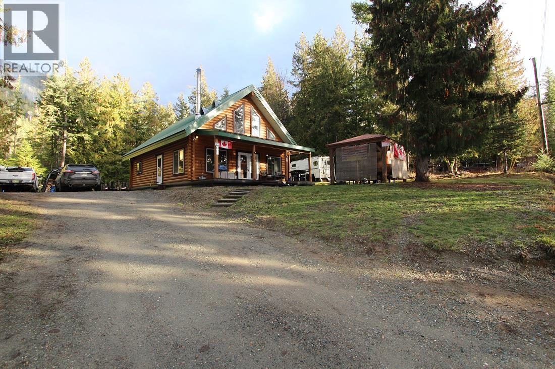 7629 Mountain Drive, Anglemont