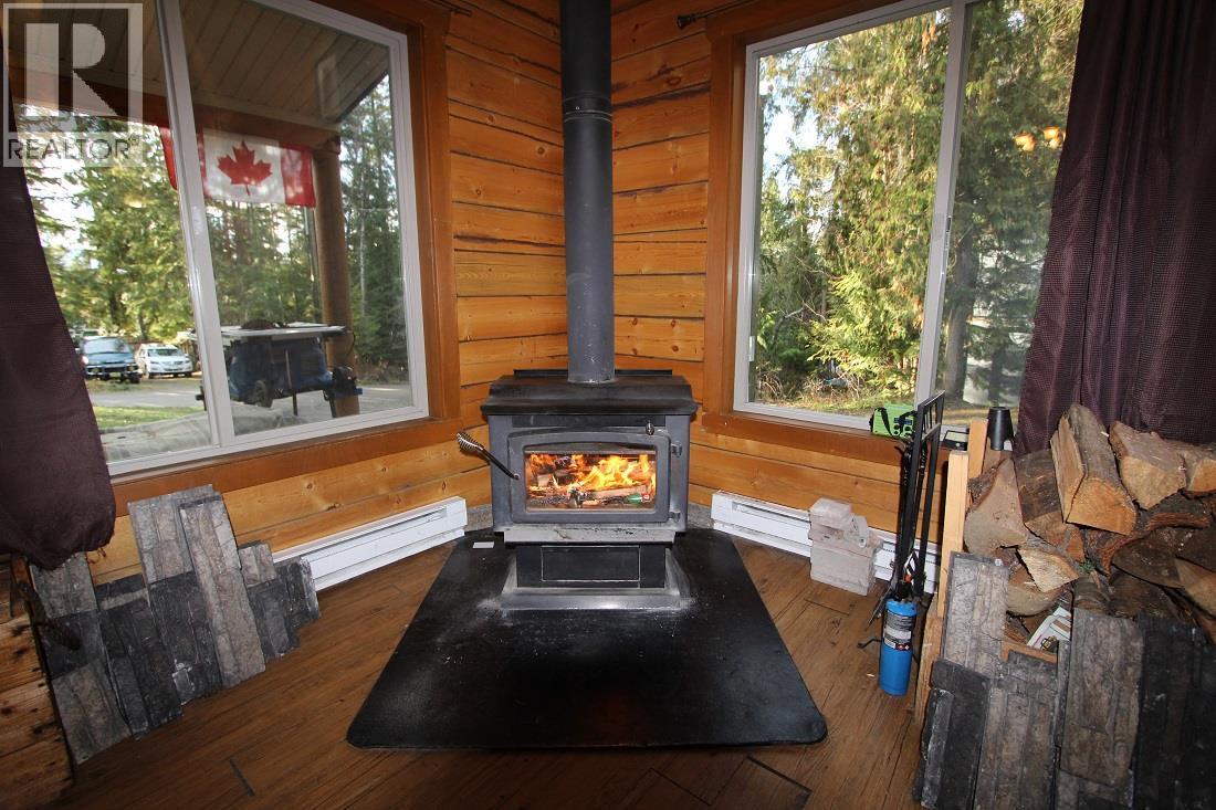 7629 Mountain Drive, Anglemont