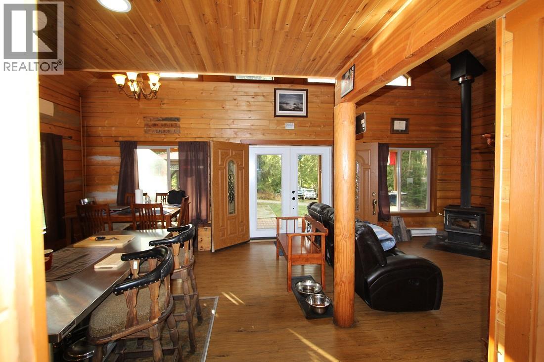 7629 Mountain Drive, Anglemont