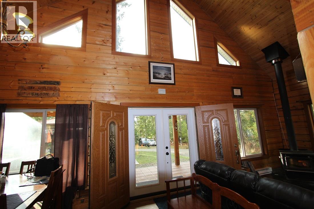 7629 Mountain Drive, Anglemont