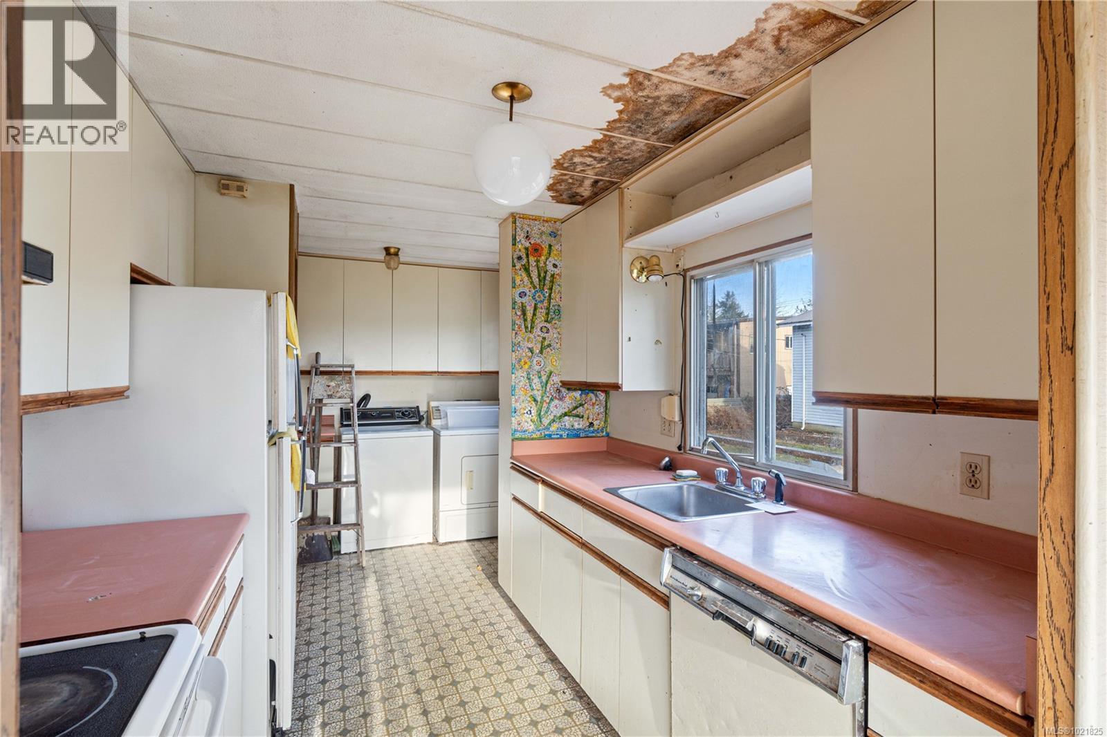 792 Reid Rd, Parksville