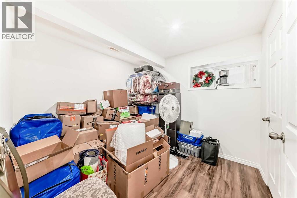 Single Family House for Sale in  Evansmeade Close NW Evanston Calgary 