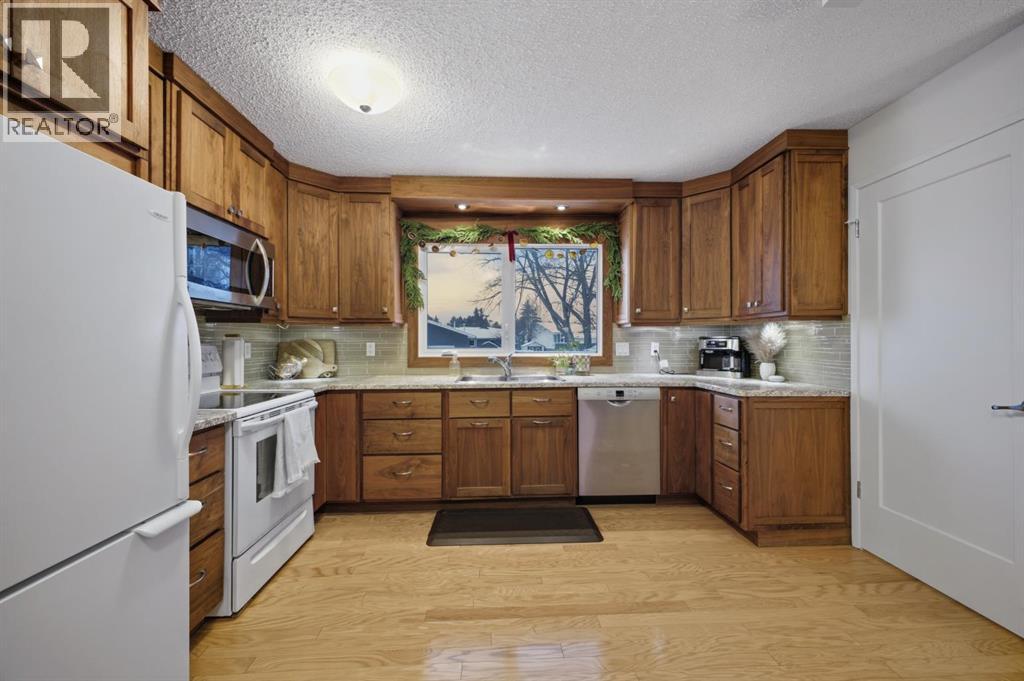 3725 50A Avenue Crescent, Innisfail