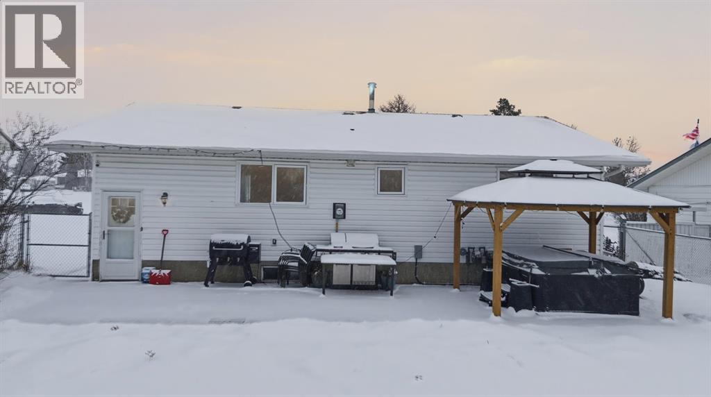 3725 50A Avenue Crescent, Innisfail