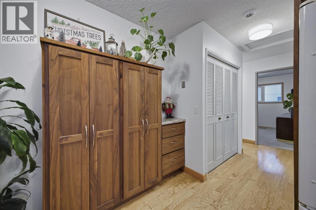 3725 50A Avenue Crescent, Innisfail