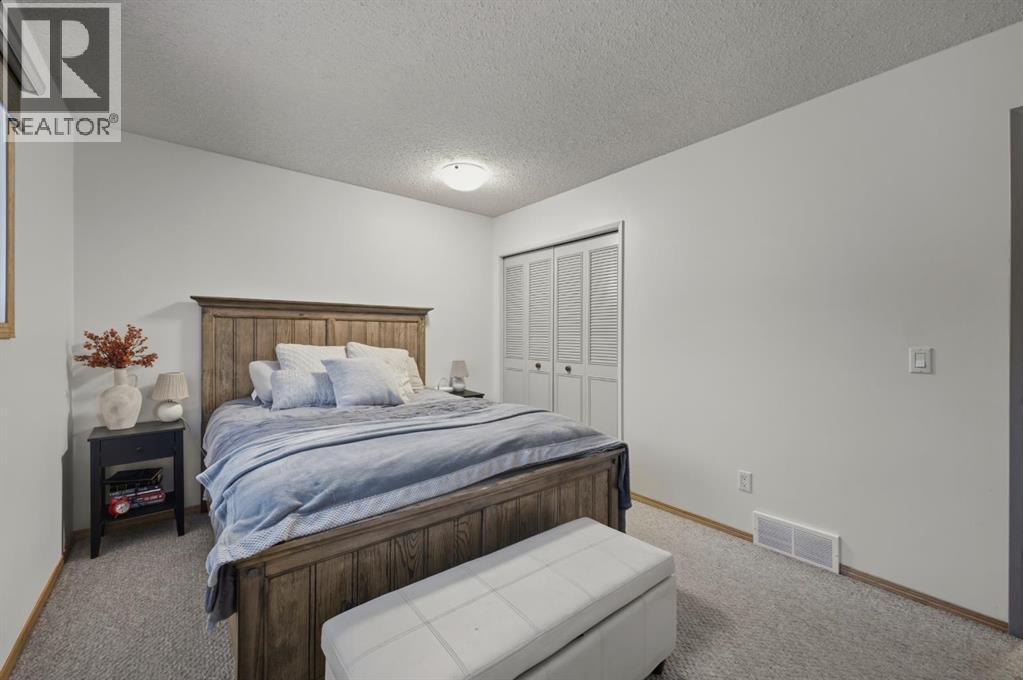 3725 50A Avenue Crescent, Innisfail