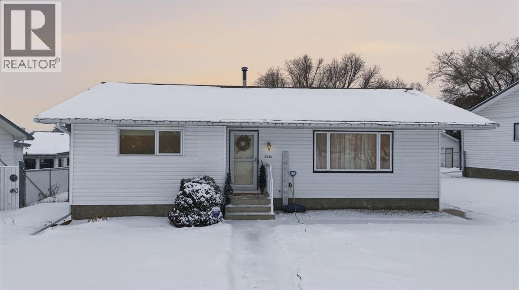 3725 50A Avenue Crescent, Innisfail