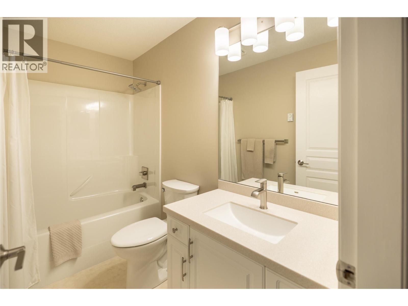 211 3870 BROWN Road, West Kelowna