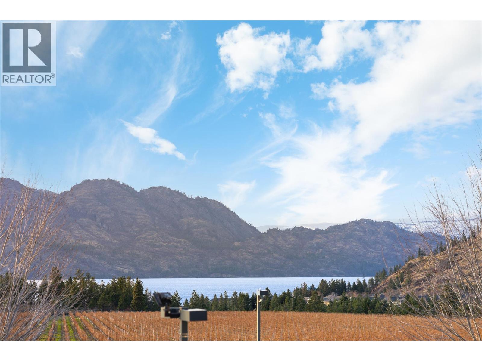 211 3870 BROWN Road, West Kelowna