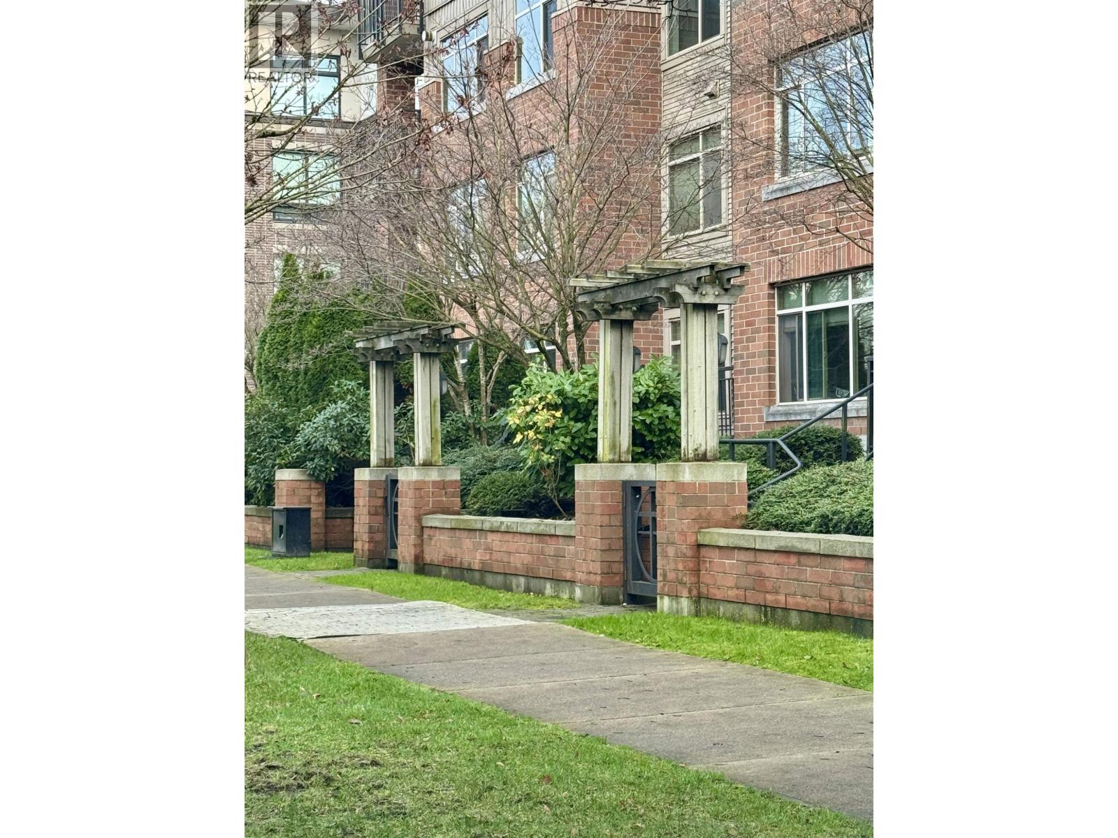 129 9288 ODLIN ROAD, Richmond