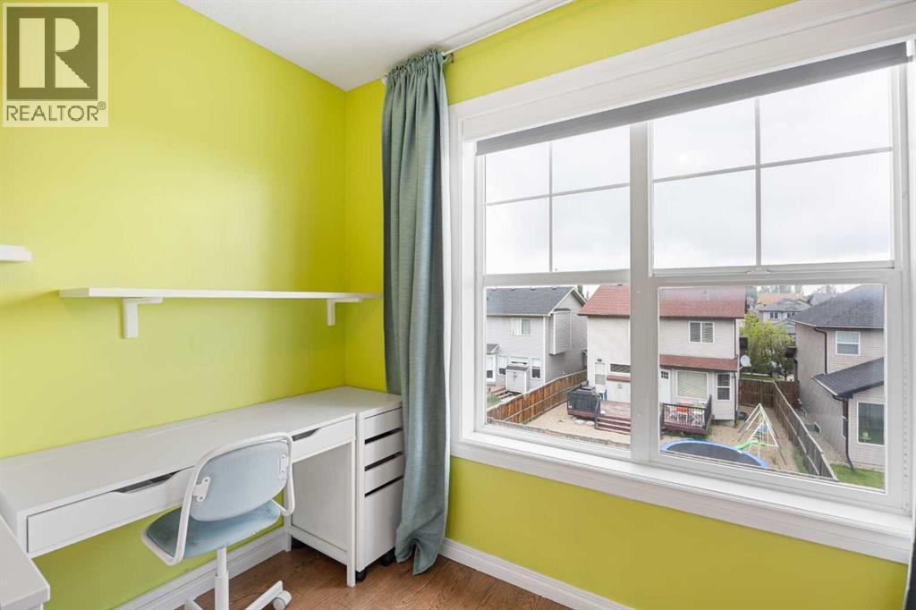 Single Family House 3 Level for Sale in  New Brighton Gardens SE New Brighton Calgary 