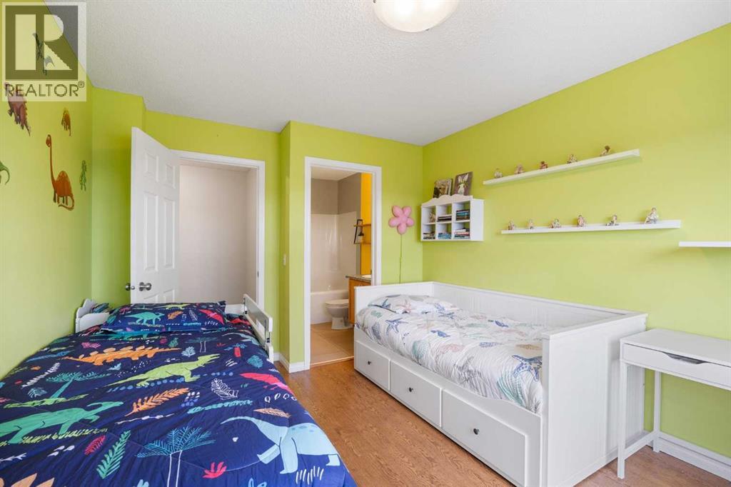 Single Family House 3 Level for Sale in  New Brighton Gardens SE New Brighton Calgary 