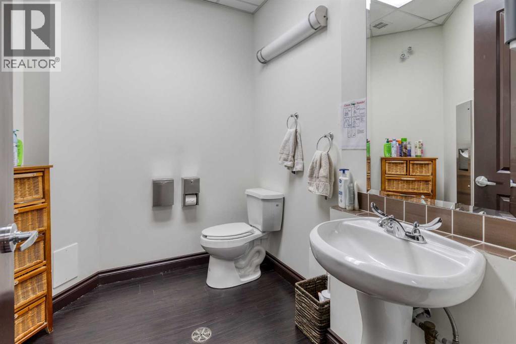 505 Railway Street West, Cochrane