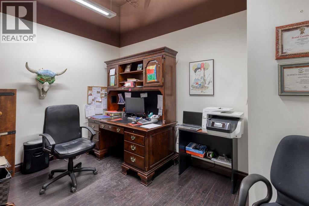 505 Railway Street West, Cochrane