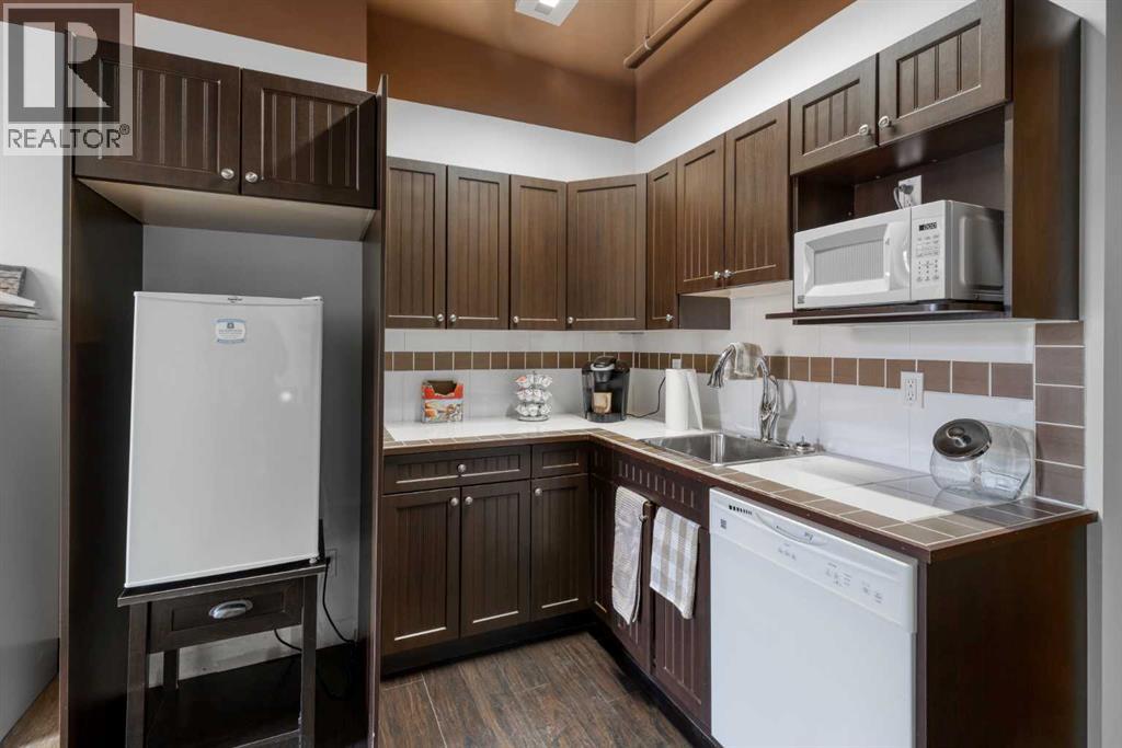 505 Railway Street West, Cochrane