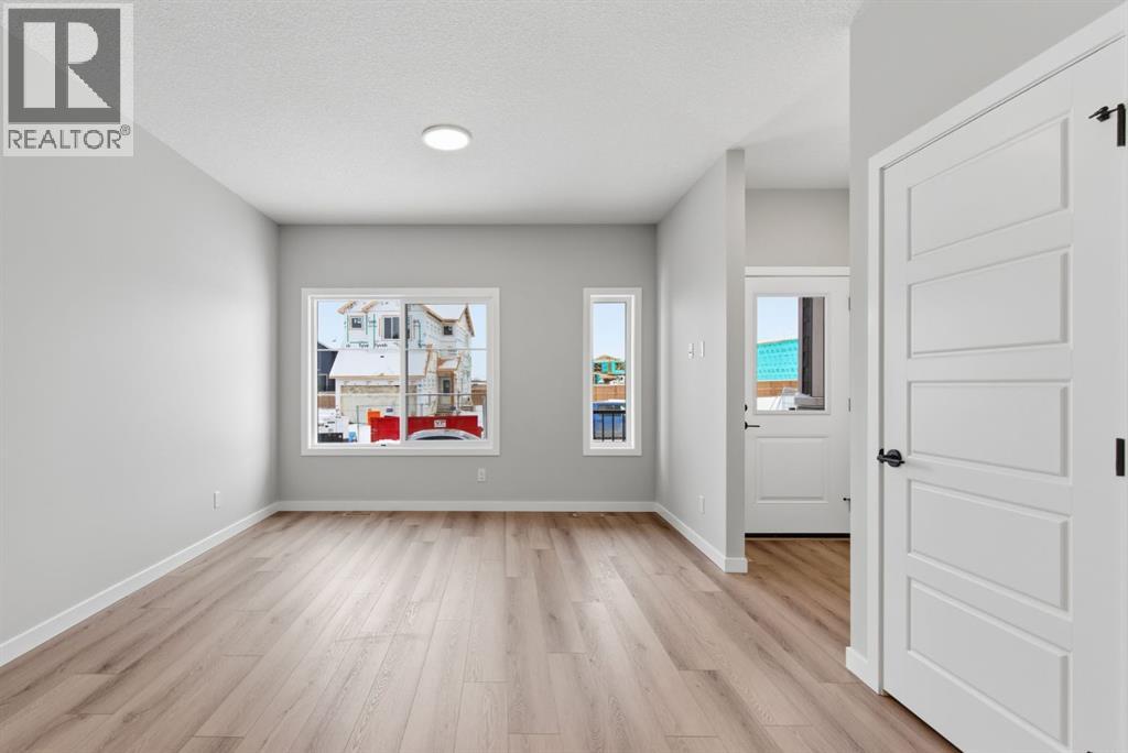 Single Family House for Sale in  Lewiston Landing NE Lewisburg Calgary 