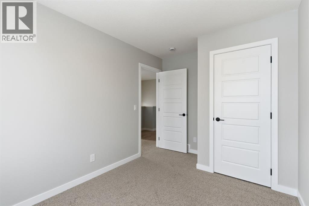 Single Family House for Sale in  Lewiston Landing NE Lewisburg Calgary 