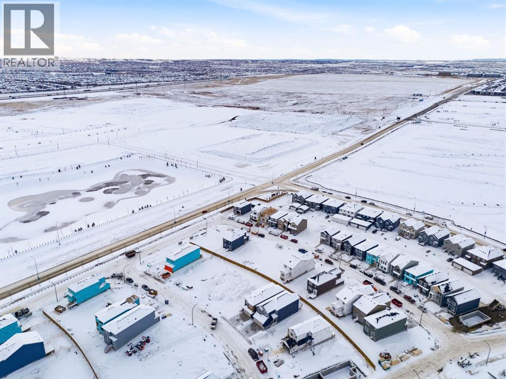 Single Family House for Sale in  Lewiston Landing NE Lewisburg Calgary 