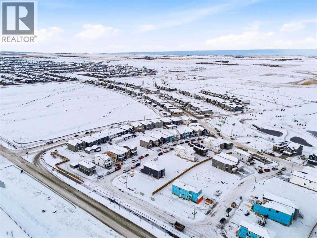 Single Family House for Sale in  Lewiston Landing NE Lewisburg Calgary 