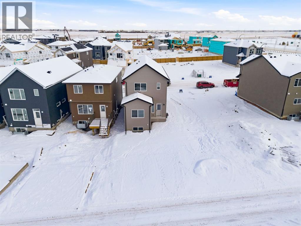 Single Family House for Sale in  Lewiston Landing NE Lewisburg Calgary 