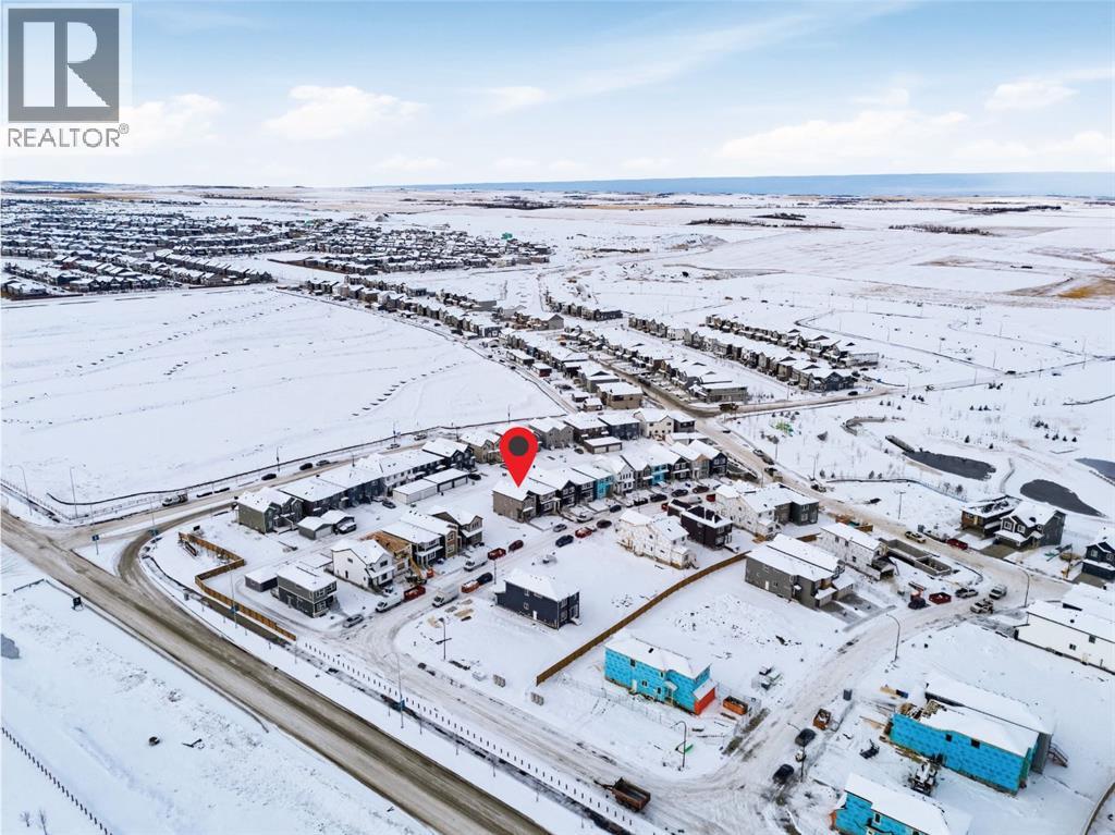 Single Family House for Sale in  Lewiston Landing NE Lewisburg Calgary 