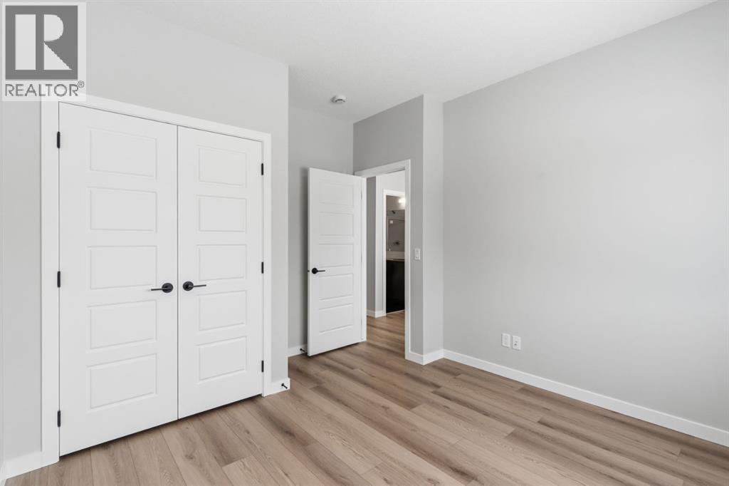 Single Family House for Sale in  Lewiston Landing NE Lewisburg Calgary 