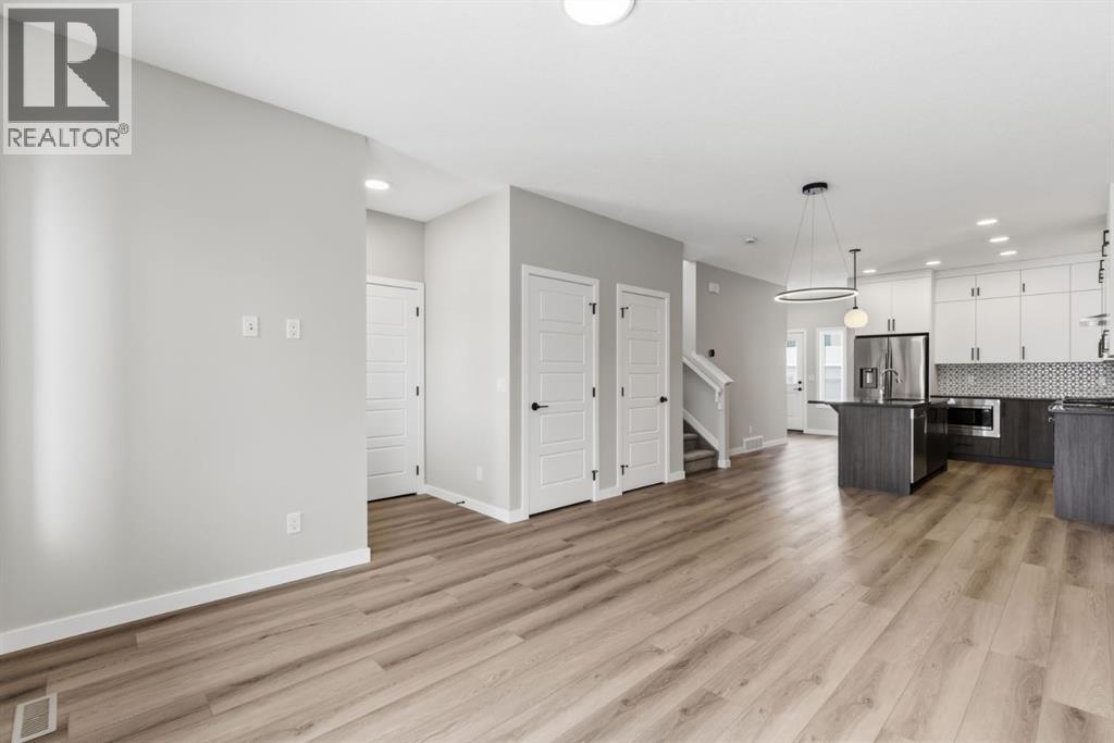 Single Family House for Sale in  Lewiston Landing NE Lewisburg Calgary 