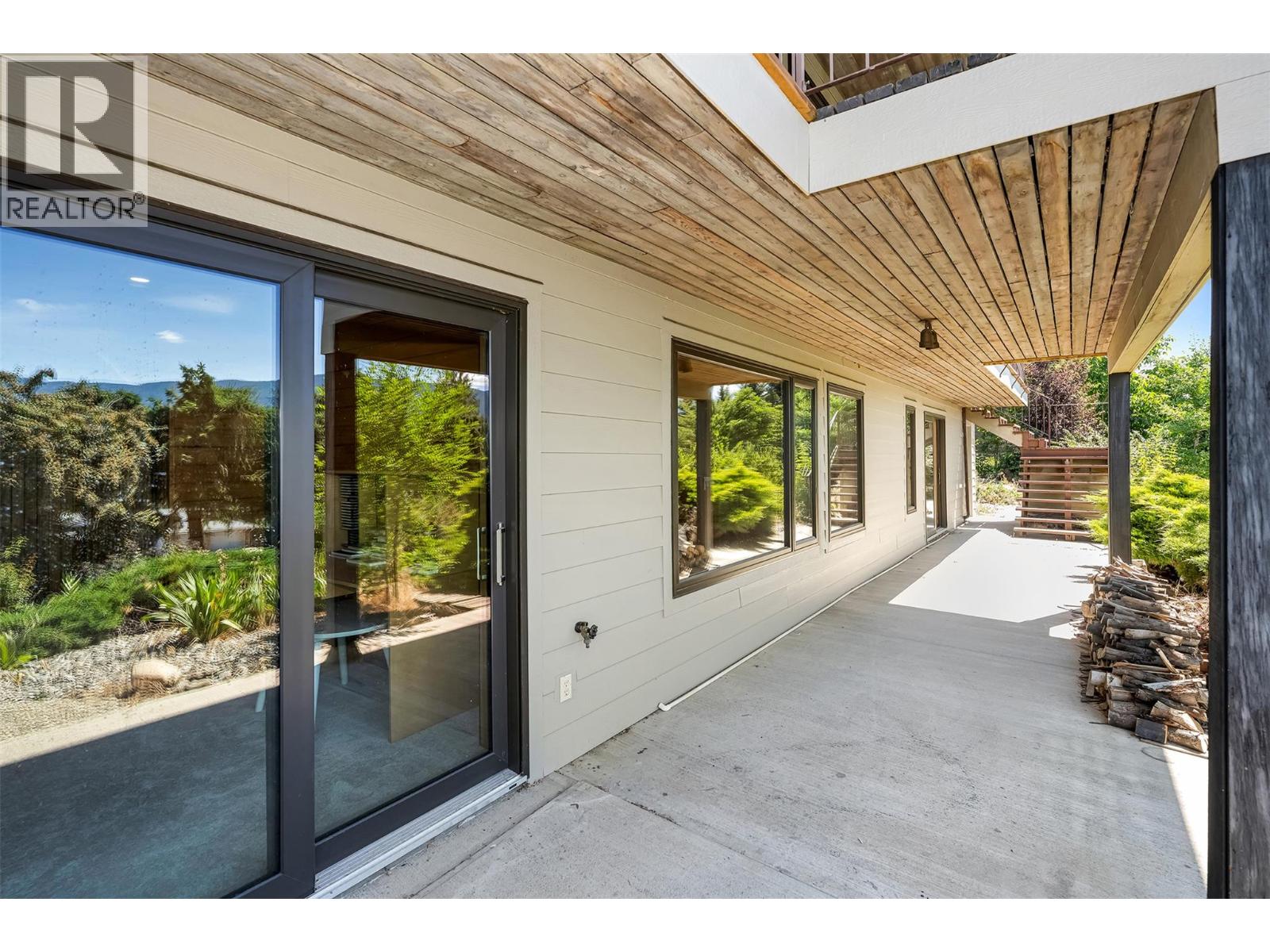 460 Crestview Drive, Coldstream