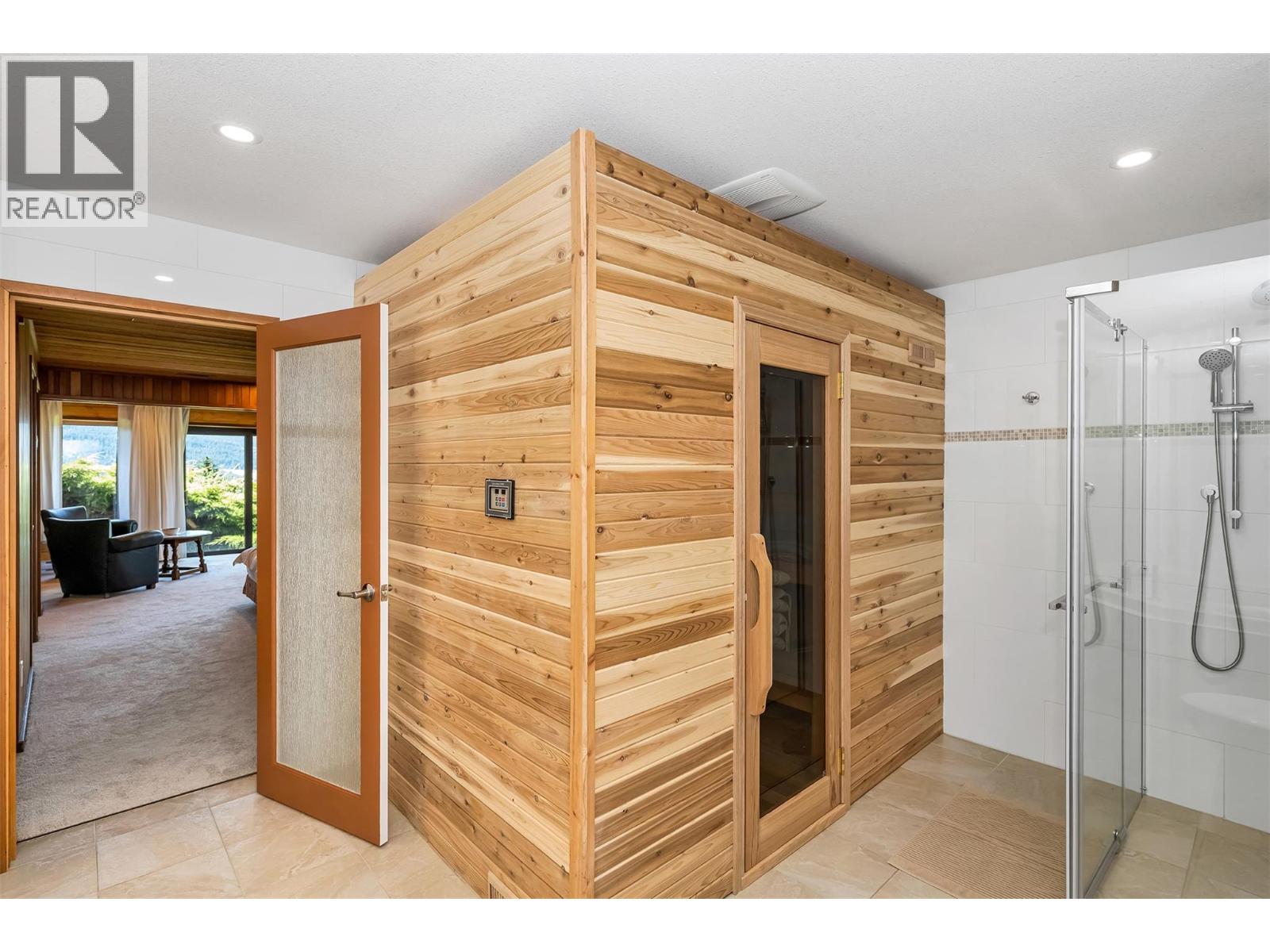 460 Crestview Drive, Coldstream