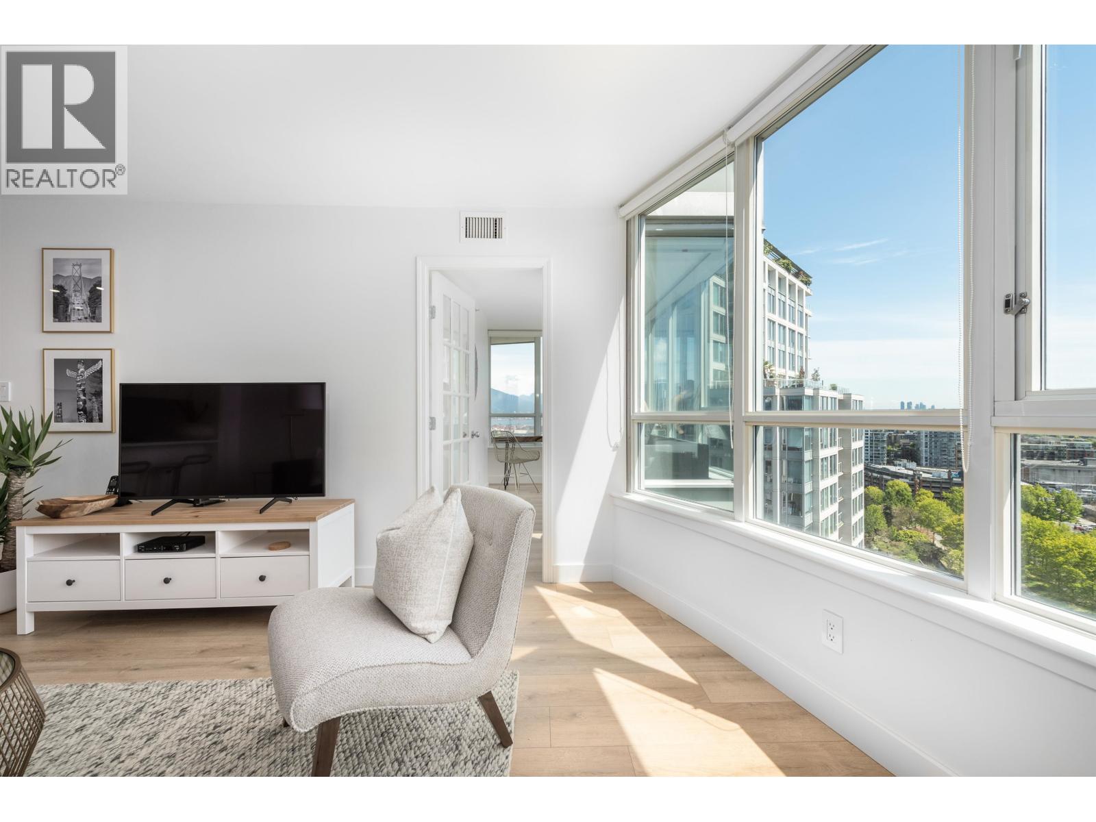 2208 63 KEEFER PLACE, Vancouver