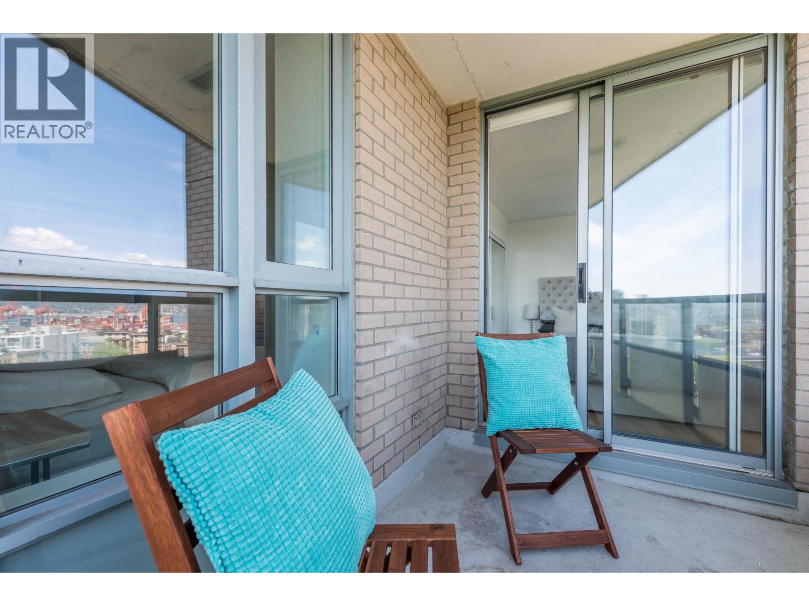 2208 63 KEEFER PLACE, Vancouver