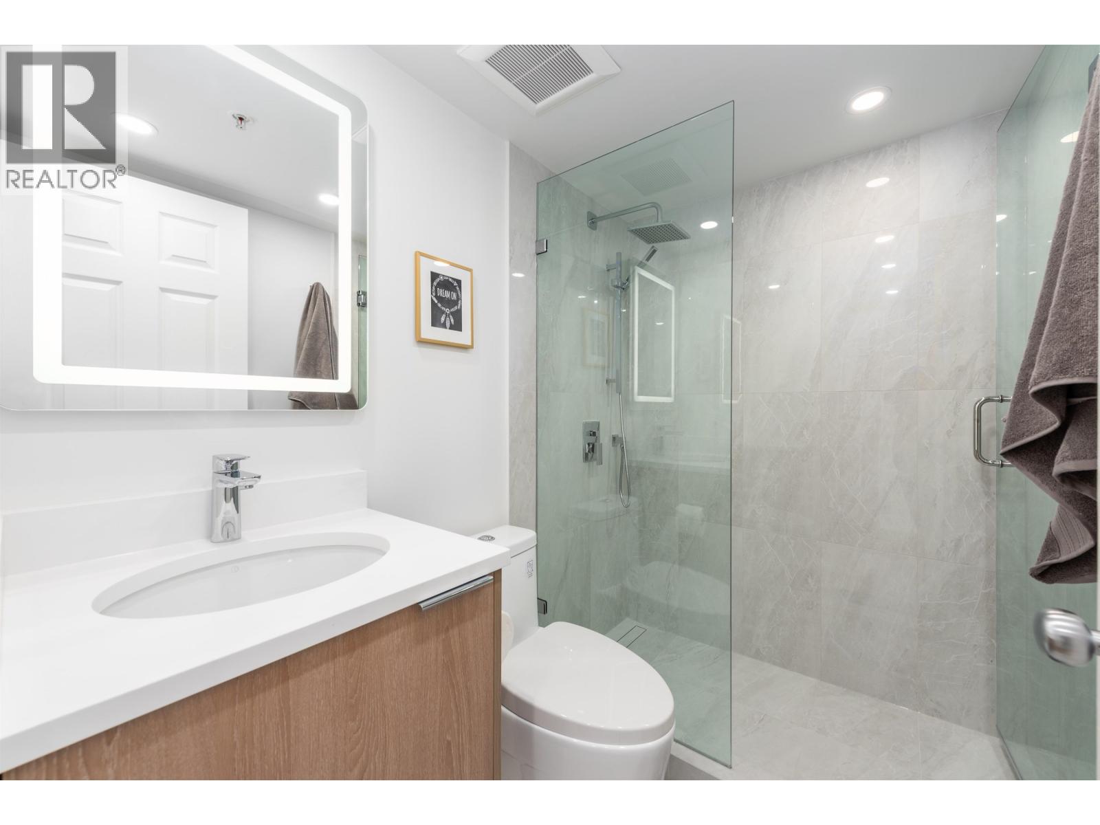 2208 63 KEEFER PLACE, Vancouver