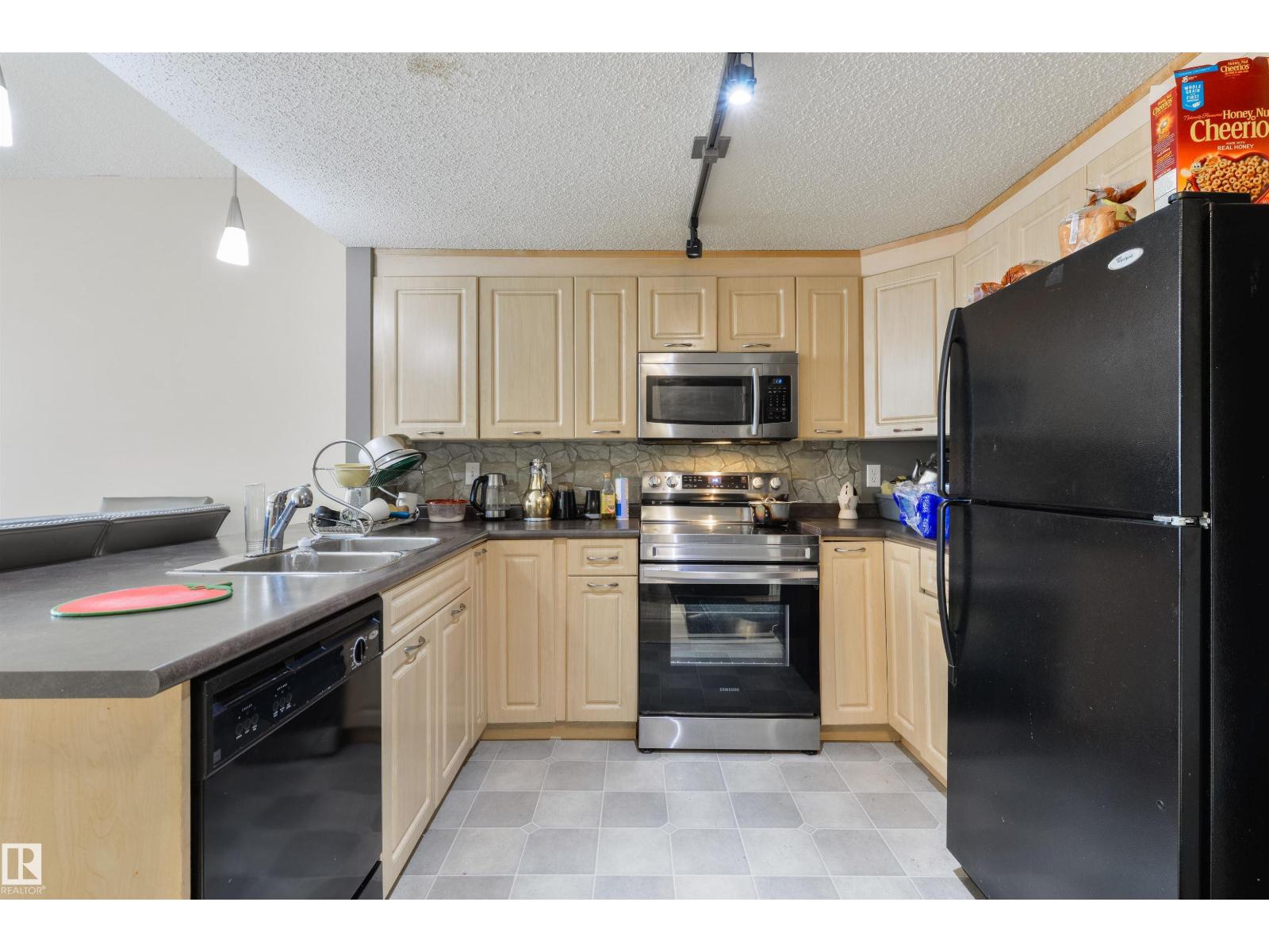 #307 6315 135 AV NW, Edmonton