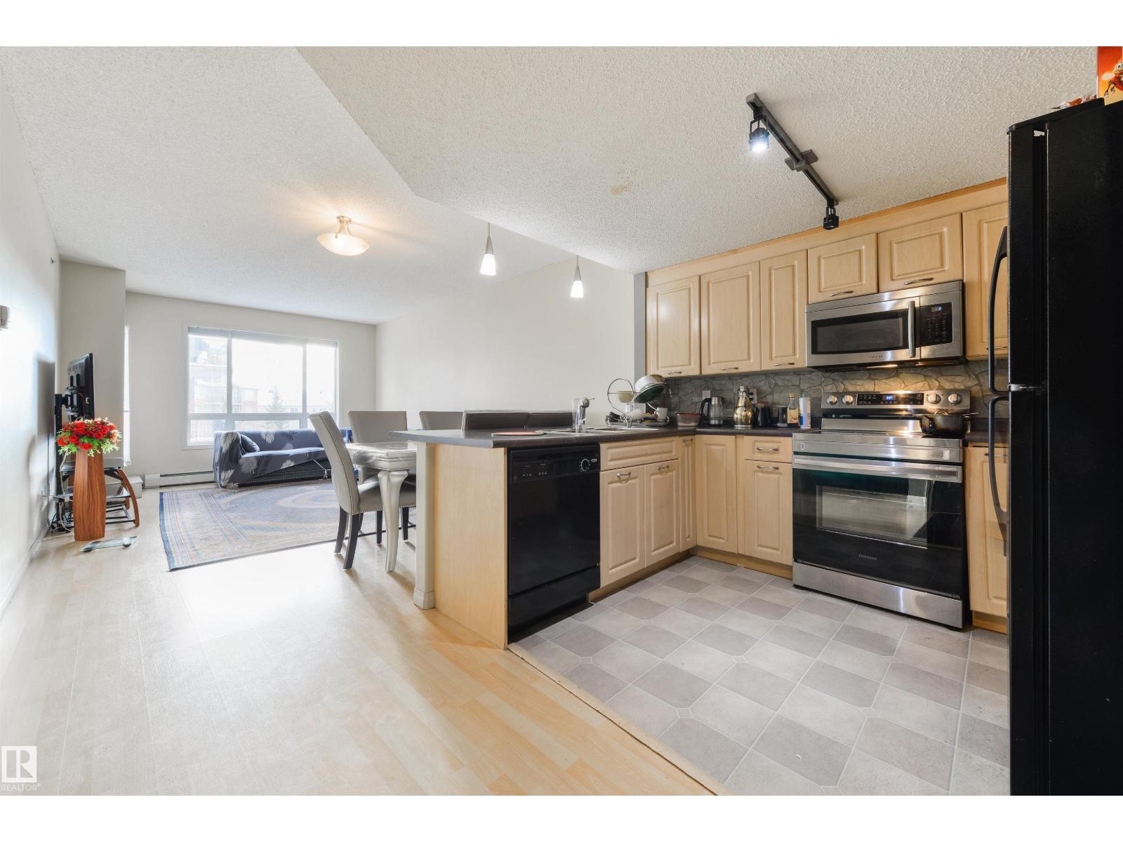 #307 6315 135 AV NW, Edmonton