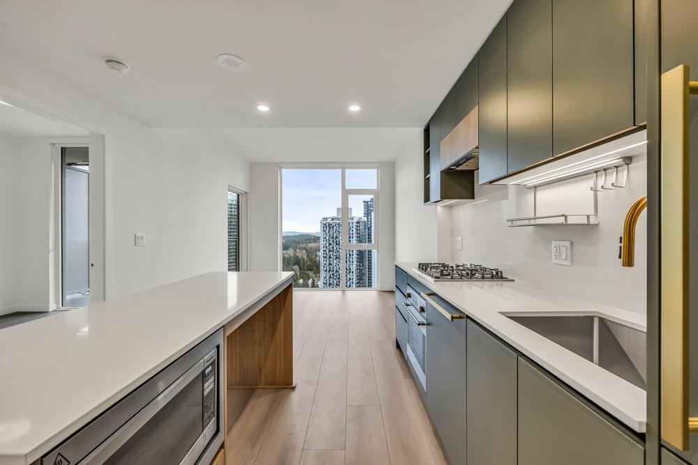 2801 13573 98 AVENUE, Surrey