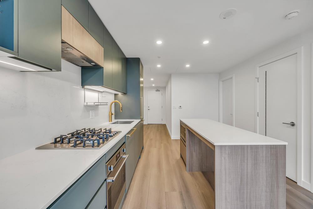 2801 13573 98 AVENUE, Surrey