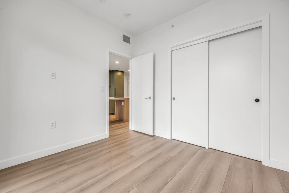 2801 13573 98 AVENUE, Surrey